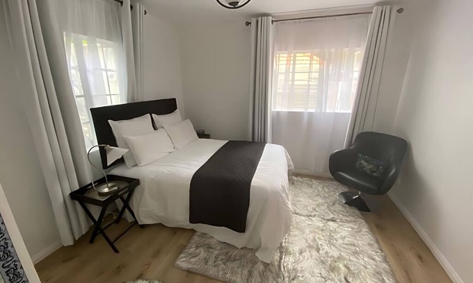 Greater Johannesburg Metropolitan Area Apartment | Charming Executive Studio, Solar power, WiFi