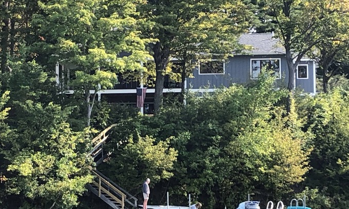 Skaneateles House | Charming, family-friendly lakefront house