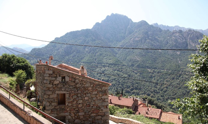 Ota House | Charming family house between sea and mountain