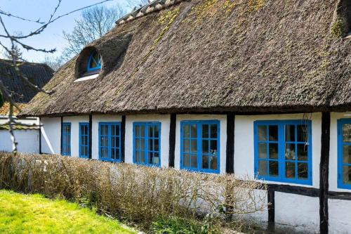 Sollested Villa | Charming Farmhouse With Room For 8