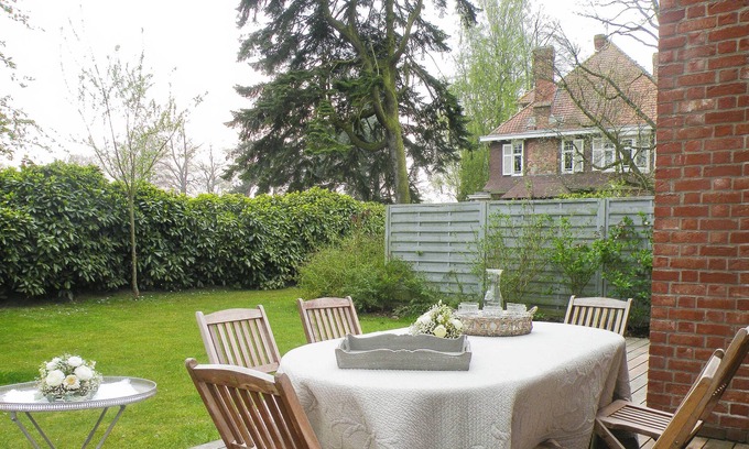 Sainghin-en-Melantois House | Charming cottages with private garden in the middle of a park