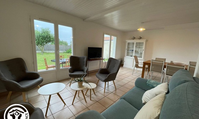 Bourgenay Cottage | Charming 6-Person Cottage Near Beaches and Cycling Paths in Talmont St Hilaire