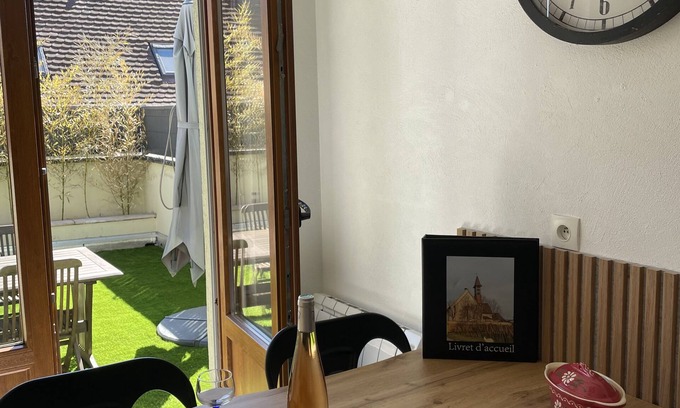 Bennwihr Apartment | Charming gîte in the heart of the Alsatian vineyards, lovely terrace