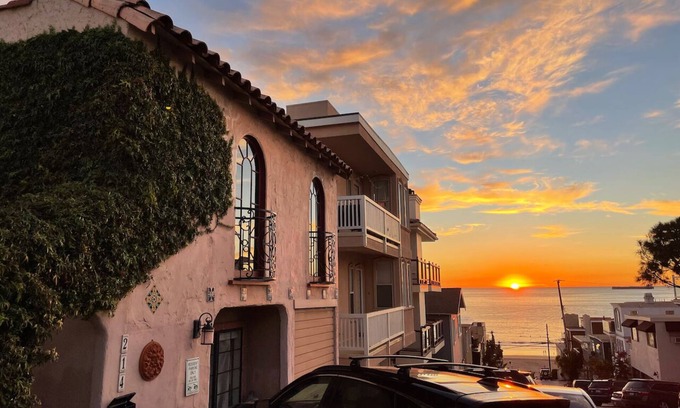 El Porto House | Charming Guest House in Spanish Style Duplex | Steps to Beach!