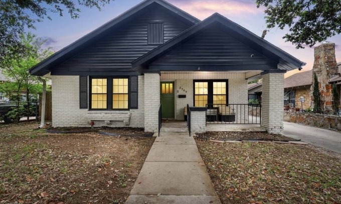 Fort Worth House | Charming Historic house 10 minutes from Downtown FW and Stock yards