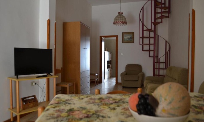 San Foca Apartment | Charming Holiday Home Near The Beach With A Terrace Parking Available, Pets
