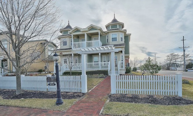 Beach Haven House | CHARMING HOME IN HEART OF BEACH HAVEN LBI!
