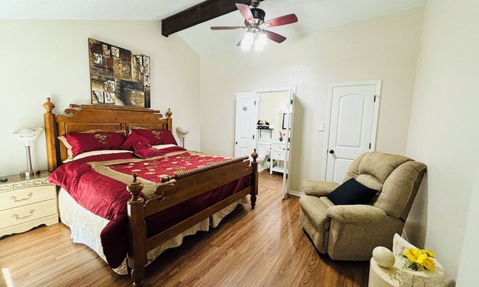 Pasadena House | Charming Home in Pasadena