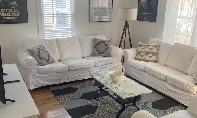 Bridgeport House | Charming Home in Seaside