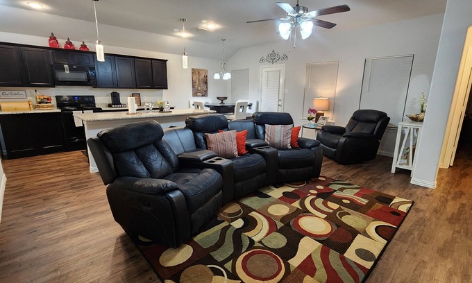 Fort Worth House | Charming home just minutes from Fort Worth Downtown, Stockyards & TCU