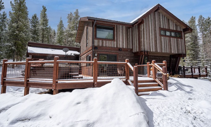 Breckenridge Heights House | Charming + Hot Tub + Close to slopes - Breck Bicycle House