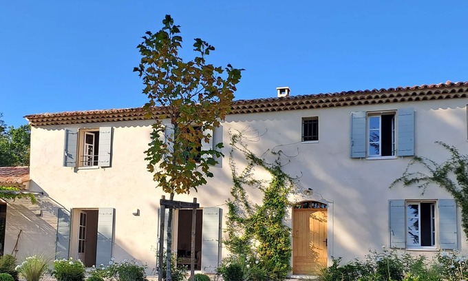 Cabrieres-dʼAigues House | Charming house with swimming pool, superb view of the Sainte Victoire and the countryside