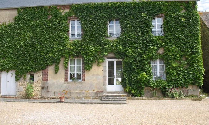 Bures Cottage | Charming house in Bures near Perche with garden and Wi-Fi