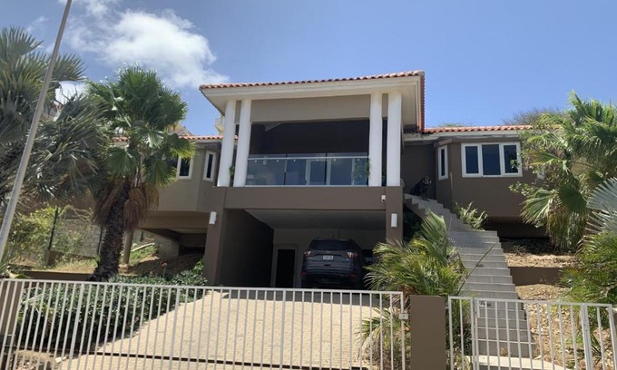 Sun Valley House | Charming house in Curacao