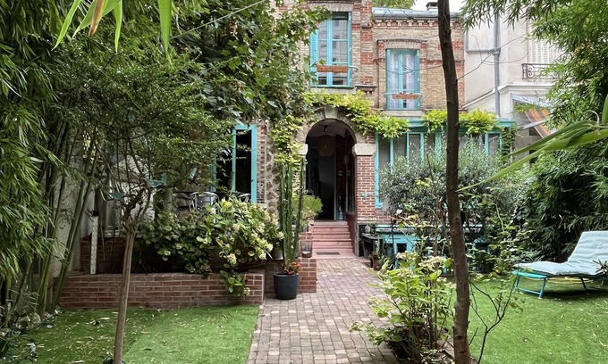 Montrouge House | Charming house with garden 3 double bedrooms 5 mins from Montrouge metro station