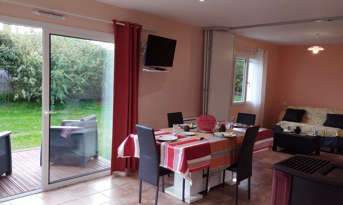 Leon House | Charming house with garden and terrace