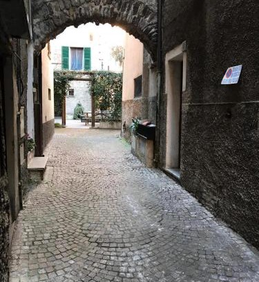 Badalucco House | Charming house with parking near Badalucco Sleeps 6