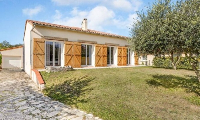 Roquettes Villa | Charming house with swimming pool. 2 minutes away: Toulouse Mer Pyrénées Océan ring road