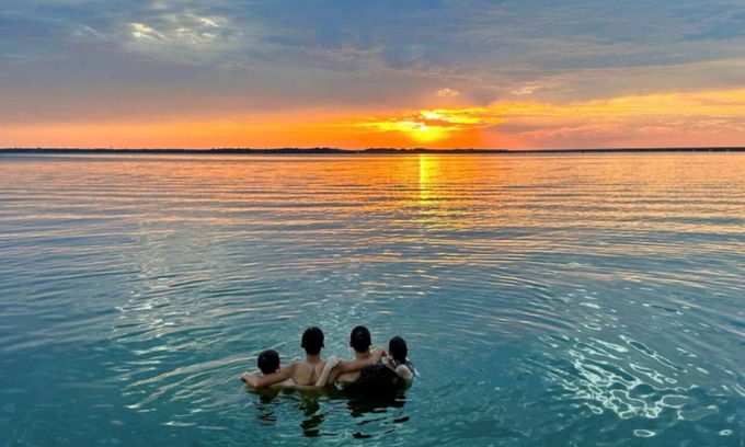 East Tawakoni House | Charming lake cabin in East Tawakoni - Waterfront. on the lake!