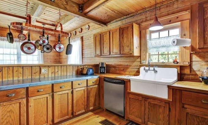 Sun 'N Lake House | Charming large 3-bedroom house in Sebring close to hospital and Sebring Races.