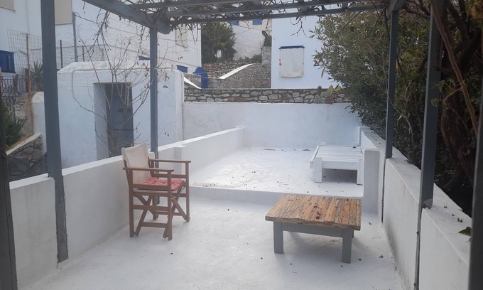Hydra House | Charming little house with garden in the heights of the island