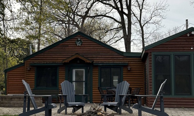 Fond du Lac Cabin | Charming Log Cabin on a private spring fed lake