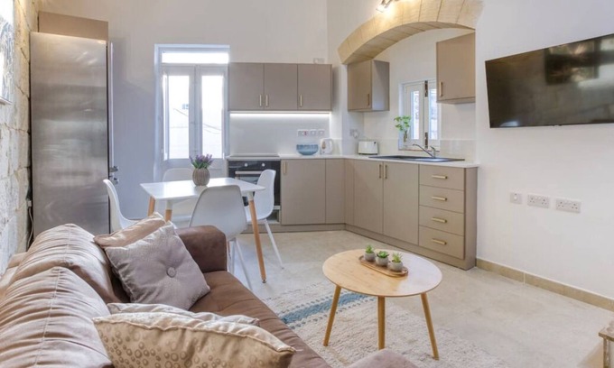 Zebbug House | Charming + Modern 1BR House in Historic Zebbug