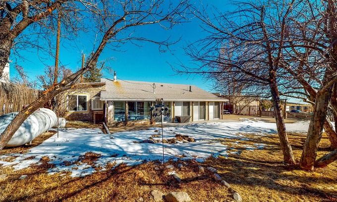 Rye House | Charming Mountain Stay w/ Enclosed Yard & Grill
