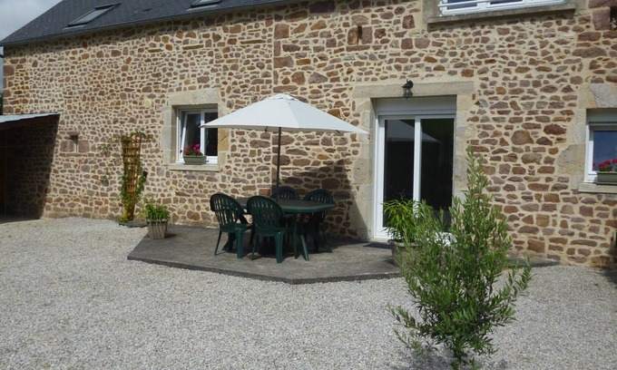 Saint-Joseph Cottage | Charming Normandy House with Garden and Parking