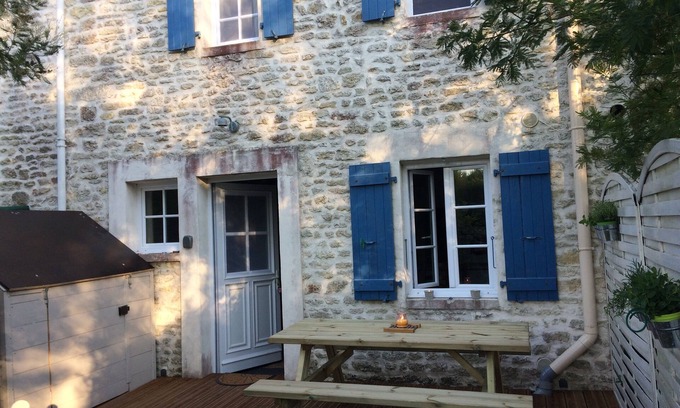 Le Chateau-d'Oleron House | CHARMING OLERONNAISE HOUSE IN QUIET