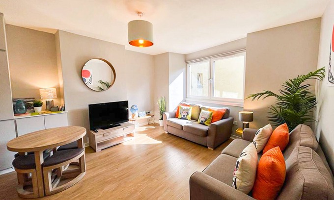 Old Town Apartment | Charming Old Town 2 Bed Apt, 2mins from Royal Mile