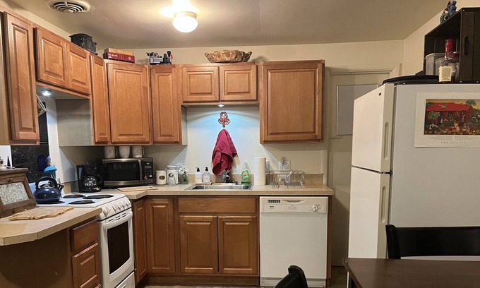 South Forest Park Apartment | Charming, quiet, duplex apartment