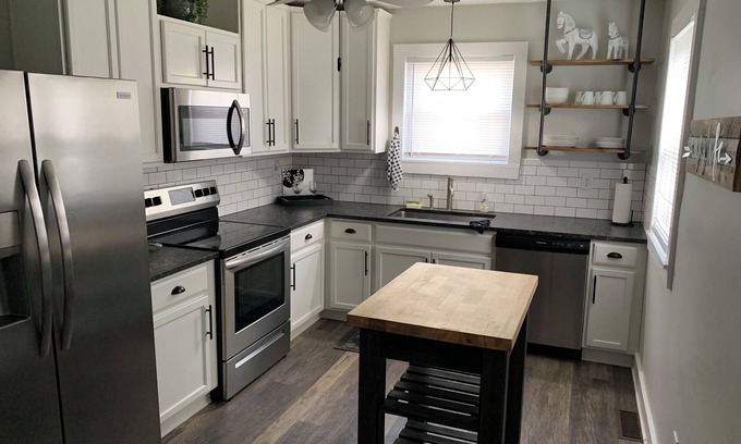 Elizabethtown House | Charming renovated 3-bedroom house walking distance to downtown Elizabethtown.