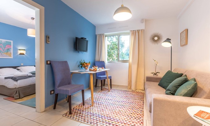 Juan-les-Pins Apartment | Charming Riviera 4E - One Bedroom Apartment, Sleeps 4