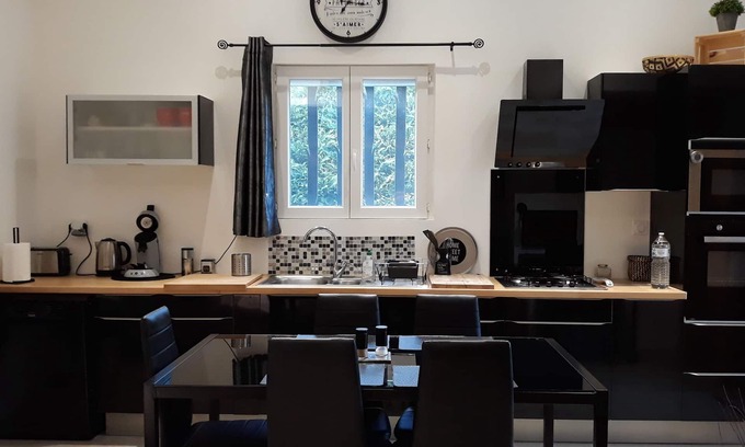 Caderousse Apartment | CHARMING ROMANTIC COZY STUDIO WITH MEZZANINE