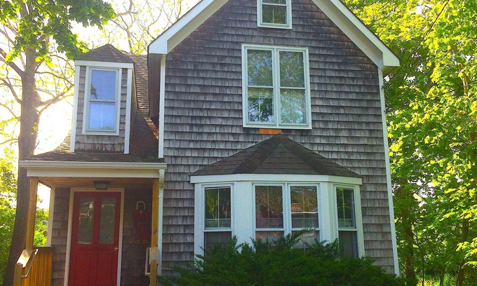 Sag Harbor House | Charming Sag Harbor Village 3BR, 1.5B Home 4 minute walk to Village Town and Bay