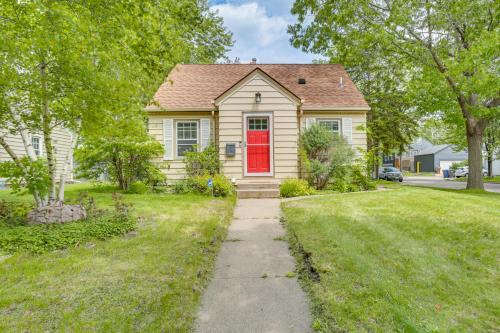 Highland House | Charming Saint Paul Retreat 7 Mi to Downtown!
