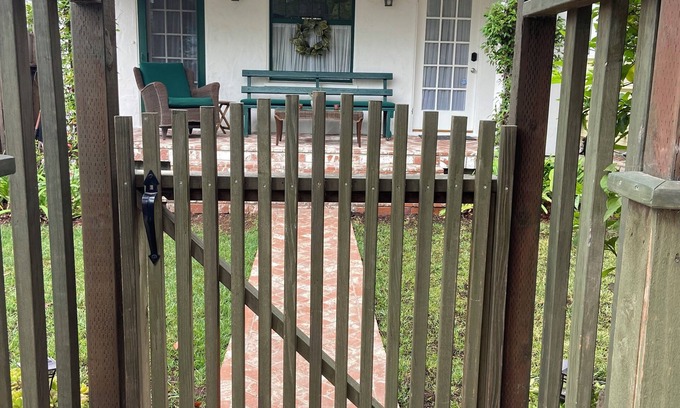 Oak Park Cottage | Charming Santa Barbara Cottage