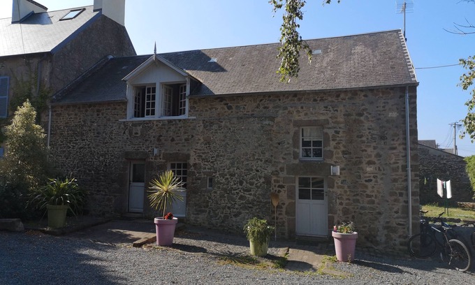 Blainville-sur-Mer House | Charming semi-detached stone house, close to the sea and golf