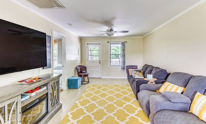 Shallotte House | Charming Shallotte Home ~ 4 Mi to Ocean Isle Beach