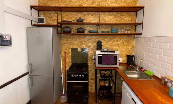 Greater Johannesburg Metropolitan Area Apartment | Charming spacious apartment in delightful Johannesburg with WiFi, Patio