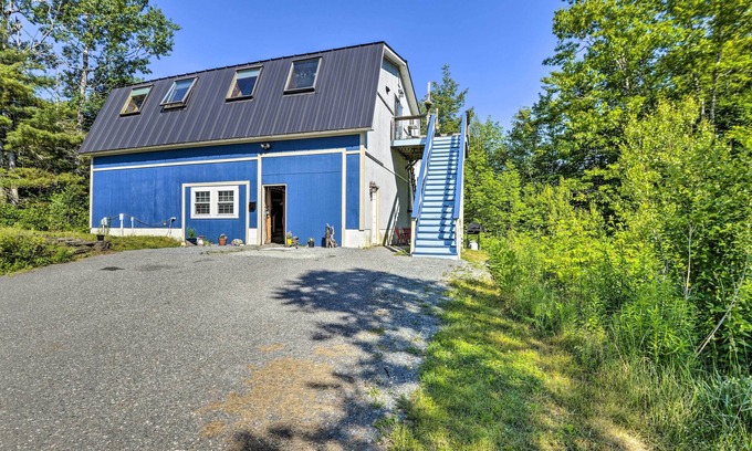 Ellsworth Apartment | Charming Studio ~ 20 Mi to Acadia Nat'l Park!