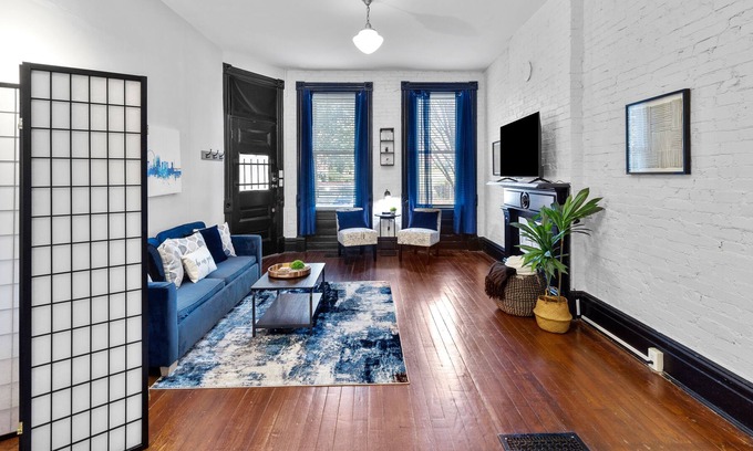 Benton Park Apartment | Charming Studio on Cherokee Street | JZ Vacation Rentals