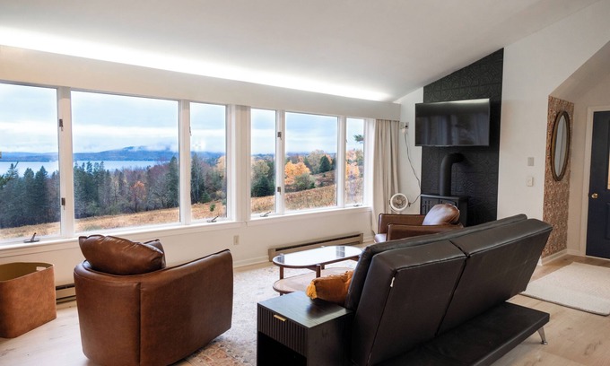 Rangeley Apartment | Charming studio with lake access & AC, close to downtown 15min to Saddleback
