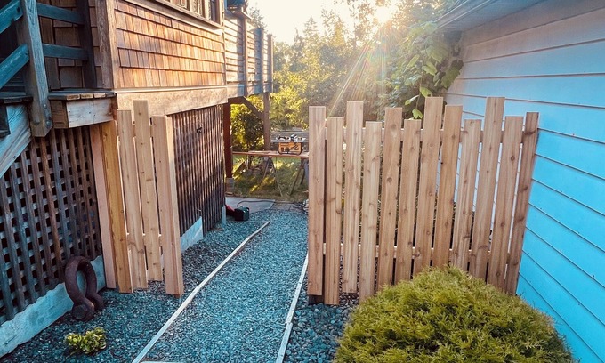 Shawnigan Lake House | Charming suite at the lake, right in the heart of the village.