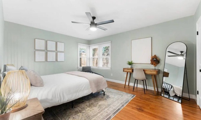 Tech Terrace House | Charming Tech Terrace Bungalow~Walk to JB Coffee, Campus & Dog Park!