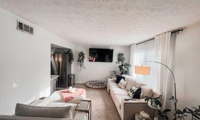 Sandy Springs House | Charming townhome minutes from Midtown ATLnn