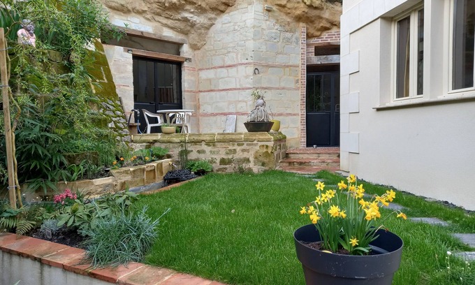 Chenehutte-Treves-Cunault House | Charming troglodyte cottage