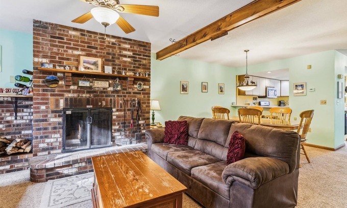 Killington Condo | Charming Two bedroom Townhouse within walking distance to all activities Glazebrook J4