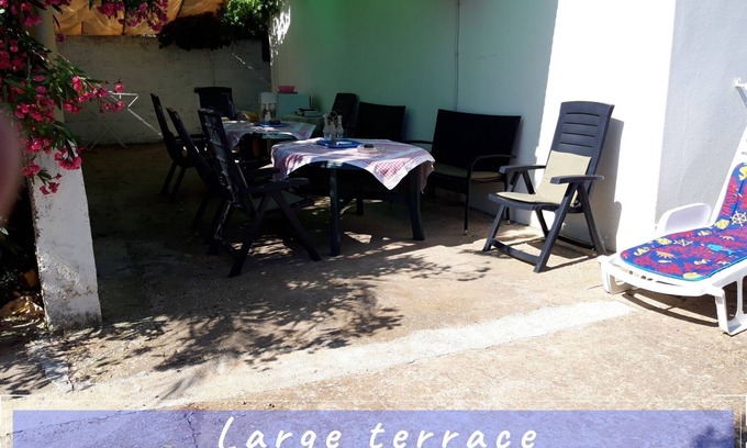 Cove Rogacic House | Charming Vacation Home "Scirkovic" Near The Sea